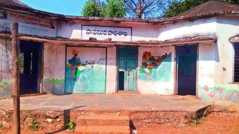 A school building in Govindapuram in a dilapidated condition. (Photo: DC)