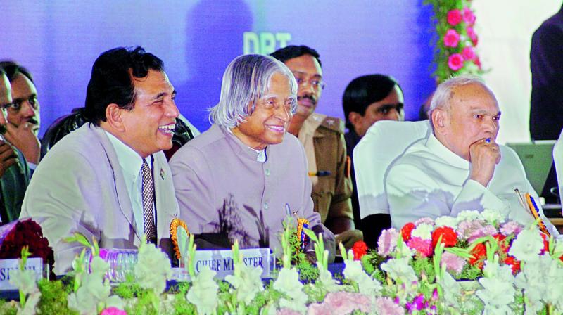 A file picture of Lalji Singh with former President APJ Abdul Kalam.