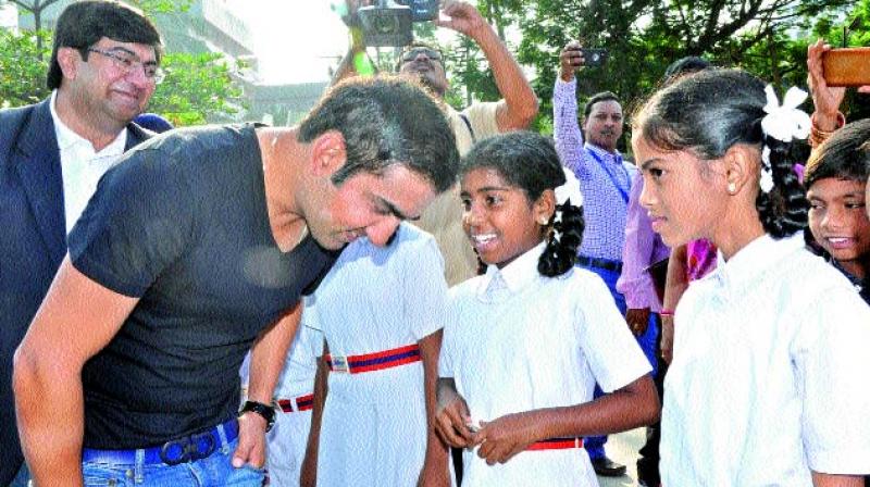 Gautam Gambhir interacts with the children at Satya Sai Vidya Vihar School in Vizag on Friday. (Photo: DC)