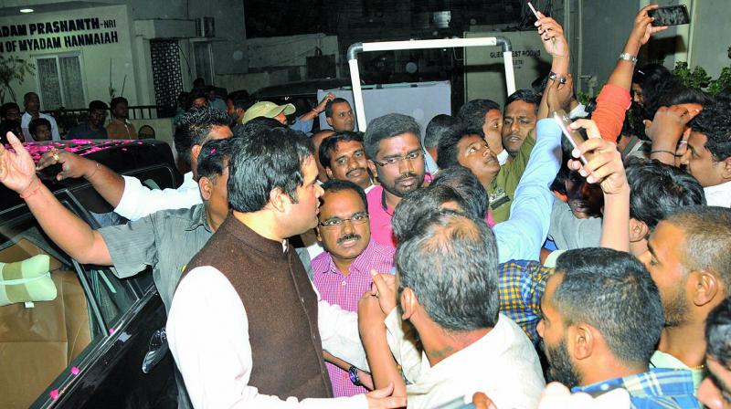 Fans and well-wishers mob Varun Gandhi for a selfie