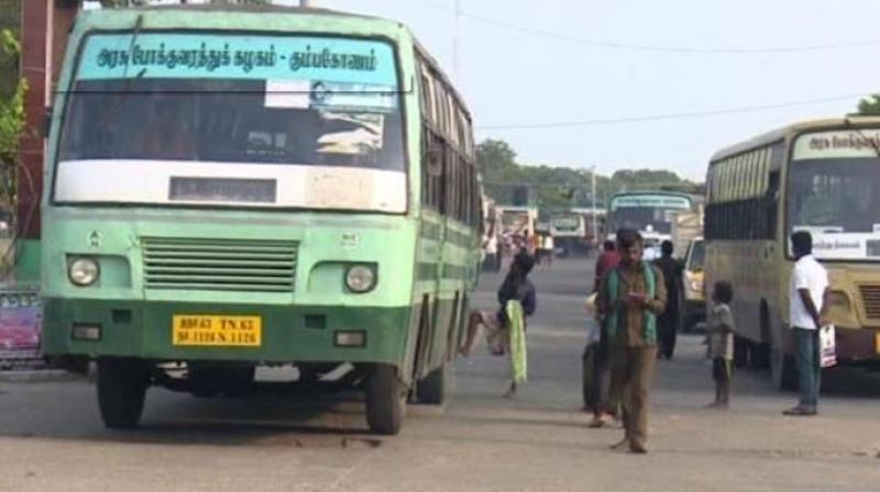 Commuters struggle to reach places in Tamil Nadu as the indefinite strike called by transport unions, demanding a pay hike among other things, enters sixth day on Tuesday. (Photo: ANI)