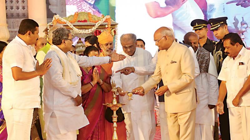 President Ram Nath Kovind inaugurates the Mahamastakabhisheka 2018 of Bahubali at Shravanabelagola in Hassan on Wednesday. Former PM H.D. Deve Gowda and Chief Minister Siddaramaiah were present