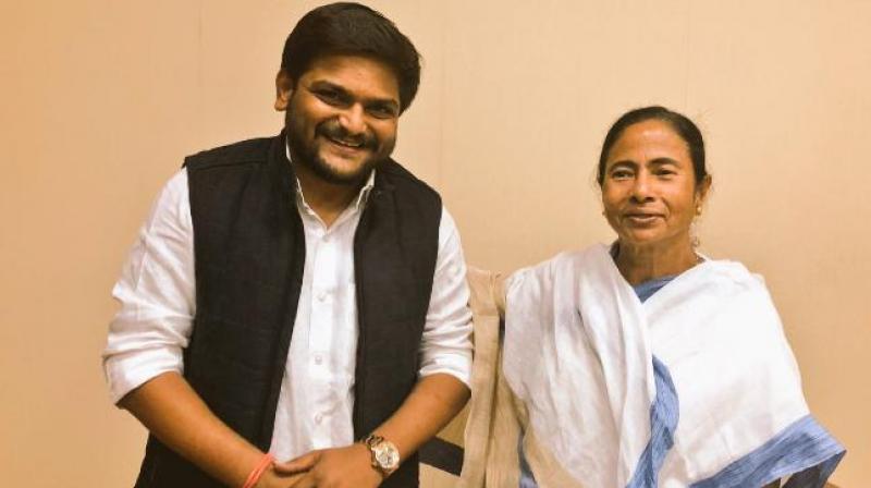 Heaping praise on West Bengal Chief Minister Mamata Banerjee for her simplicity despite being such a popular leader, Hardik Patel said he has learnt a lot during their Friday night meeting in Kolkata. (Photo: Twitter//@HardikPatel_)