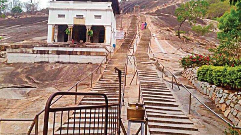 For their convenience, a row of steps was chiselled ahead of Mahamastakbhisheka-1910.