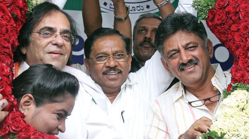 Ashok Kheny, Bidar South independent MLA, who joined the Congress party in Bengaluru on Monday in the presence of KPCC chief Dr G. Parameshwar and Energy Minister D.K. Shivakumar. (Photo:DC)