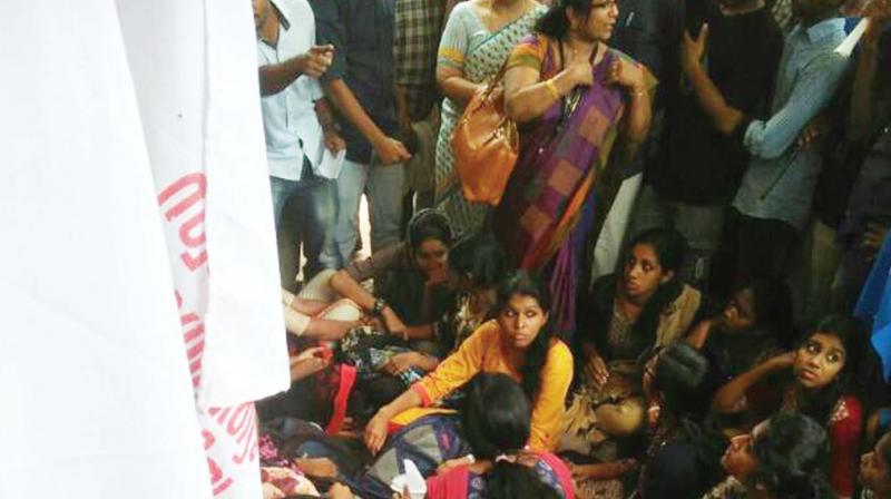 It was after a group of college students were admitted to a private hospital here caused by food poisoning after having dinner at the hostel mess, that the students spilled out to the college campus in protest on Thursday.