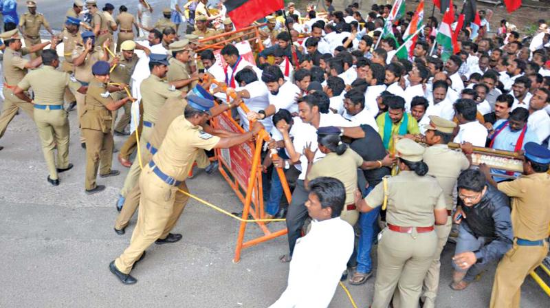 DMK cadres protest near Koyambedu metro rail station demanding Cauvery Management Board, on Wednesday.	 (Photo:DC)