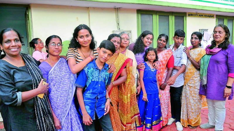 Artistes of Sayanthanam  a drama played on the occasion of Vayojana Varaghosham in Tiruvananthapuram  pose at the beginning of the programme. 	(Photo: A.V. Muzafar)