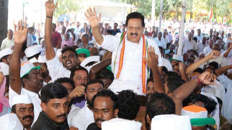 Congress workers welcome Ramesh Chennithala during Padayorukkam march in Thrissur on Thursday. (Photo: DC)