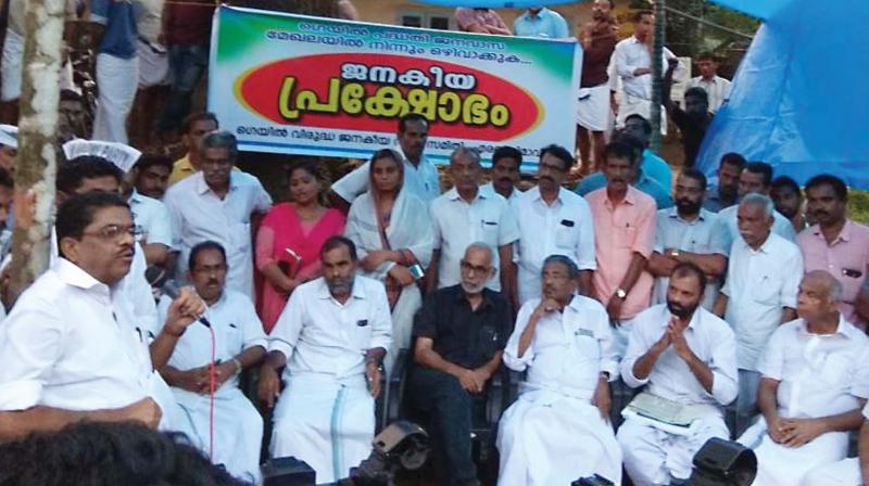 Former KPCC president V.M. Sudheeran inaugurates the second phase of anti-GAIL agitation at Eranjimavu near Mukkam, Kozhikode on Thursday. Activist and AAP leader C.R. Neelakandan and M.I. Shanawas, MP, also are seen.