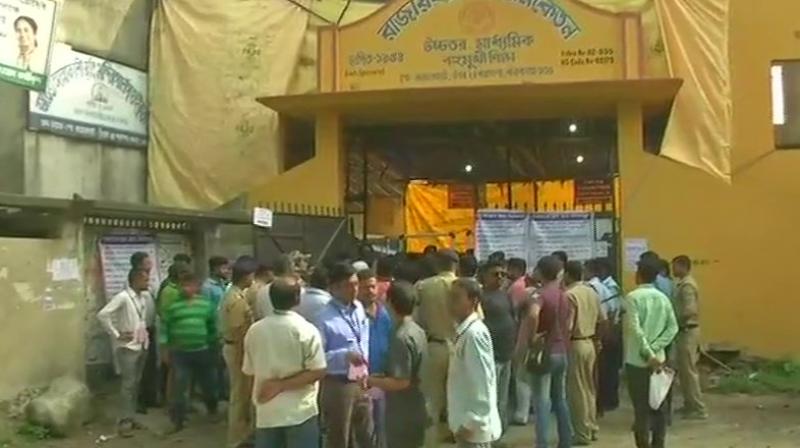 Counting of votes for West Bengal Panchayat Election delayed at a counting centre in North 24 Parganas. (Photo: ANI | Twitter)