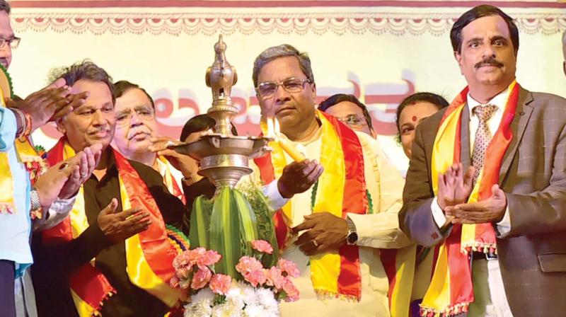 CM Siddaramaiah inaugurates 82nd All India Kannada Sahitya Sammelana in Raichur on Friday. (Photo: DC)