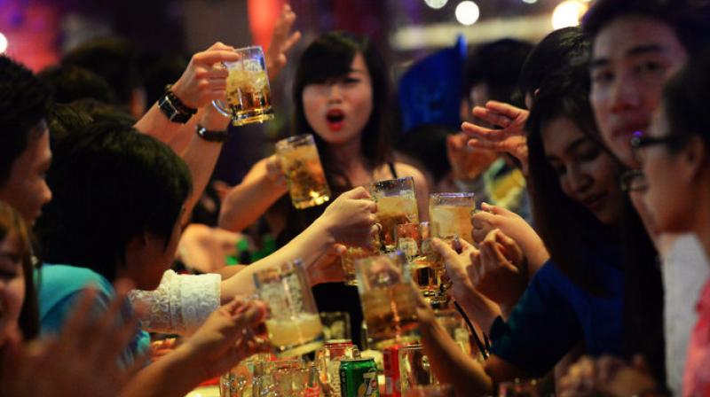 Traditional disapproval of women drinking in public has faded due to social change. (Photo: AFP)