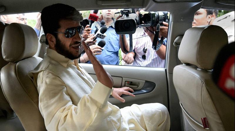 On August 9, the court had sent Shabir Shah (left) to 14-day judicial custody for his involvement in a decade-old money laundering case for alleged terror financing. (Photo: PTI/File)
