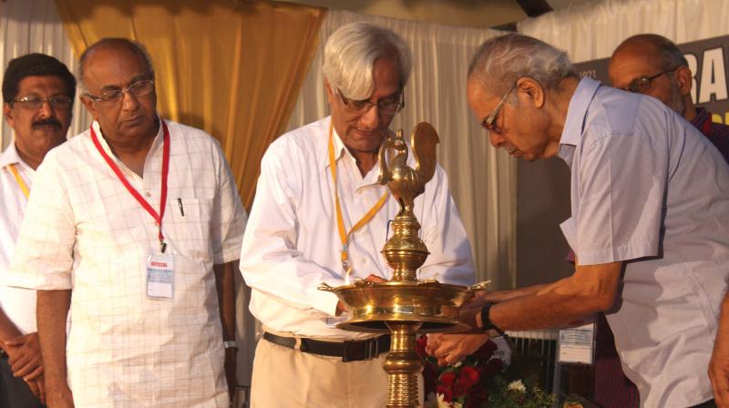 Dr. Harbans Mukhia (second from left) and Dr K.N. Panikkar at the inauguration of the Kerala History Congress at UC College in Aluva on Tuesday. 	(Photo: DC)