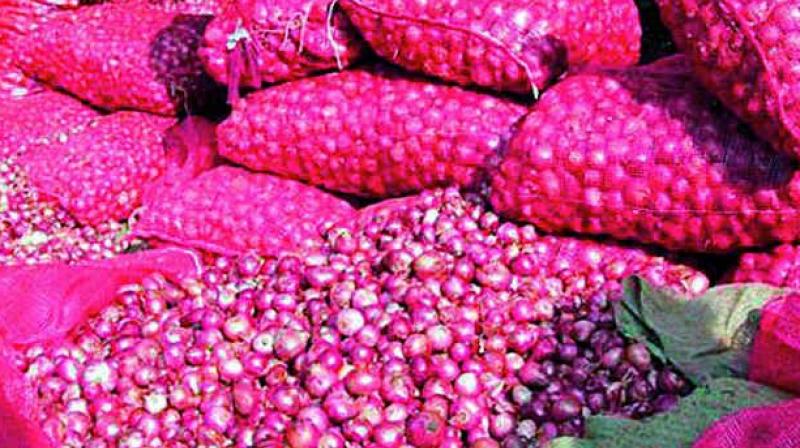 After tomatoes, the prices of onions seem to be soaring. They have increased by over 50 percent in the past two weeks. This steep rise is attributed to the escalation of prices in Maharashtra.
