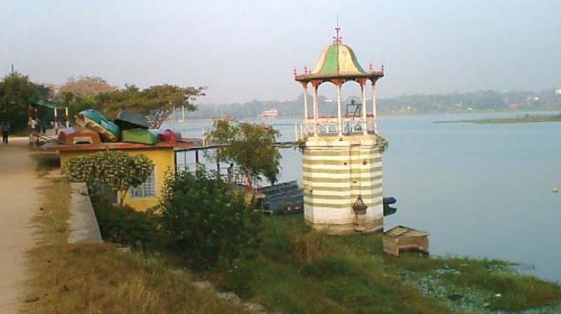 Locals say that the temple-keepers are extending the temple by increasingly encroaching upon the lake, and dumping construction debris into the water body. (Representational image)