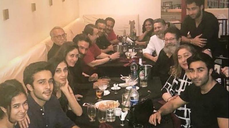 Saifeena go out for dinner with the Kapoor family.