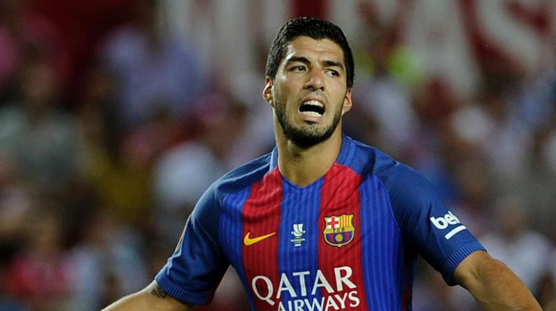 Luis Suarez  suffered the injury in the second half of Wednesday nights 2-0 defeat away to Real Madrid in the second leg of the Spanish Super Cup, although he played on to the end as Barcelona lost 5-1 on aggregate.(Photo: AFP)