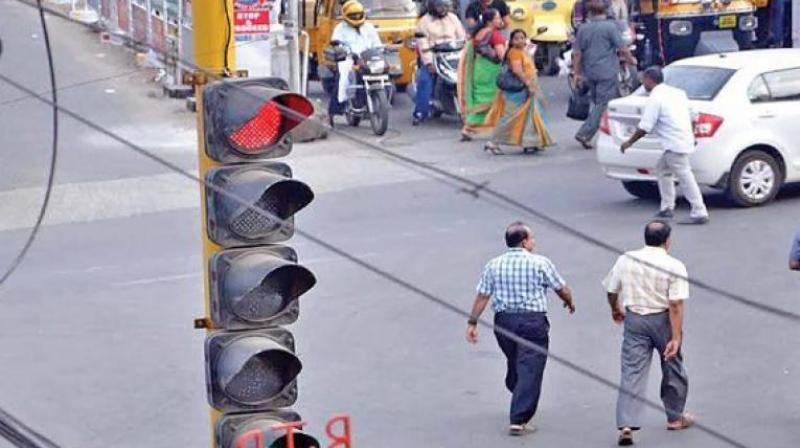 The erratic signals have been throwing traffic out of gear during peak hours at Maddilapalem, Gurudwara, Tatichetlapalem, Urvasi Junction, Gajuwaka and few other places in the city.