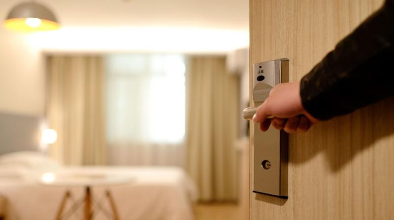 Hotel chain giving customers discount if they dont use their phones. (Photo: Pixabay)