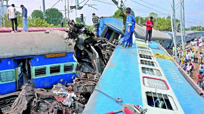 Rescue efforts at the site where the Hirakhand Express derailed. Officials say the toll could go up from the 40 dead, reported on Sunday. (Photo: PTI)