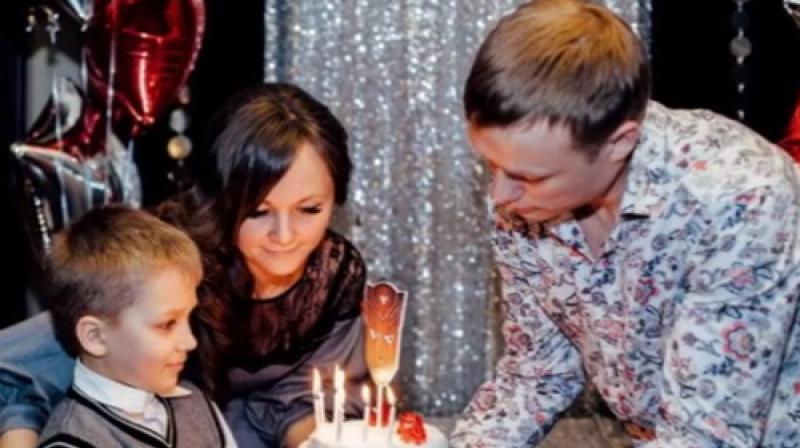Anna celebrating her sons birthday with her son (Photo: video grab)