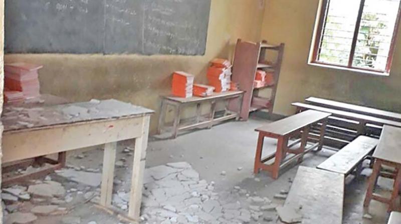 The classroom where a  portion of  ceiling peeled off and fell down (Photo: DC)