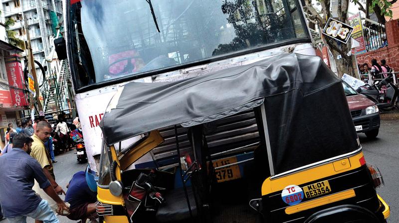 The KSRTC bus that rammed on to an autorikshaw in front of the Cotton Hill GGHSS in Thiruvananthapuram on Monday. (Photo: DC)