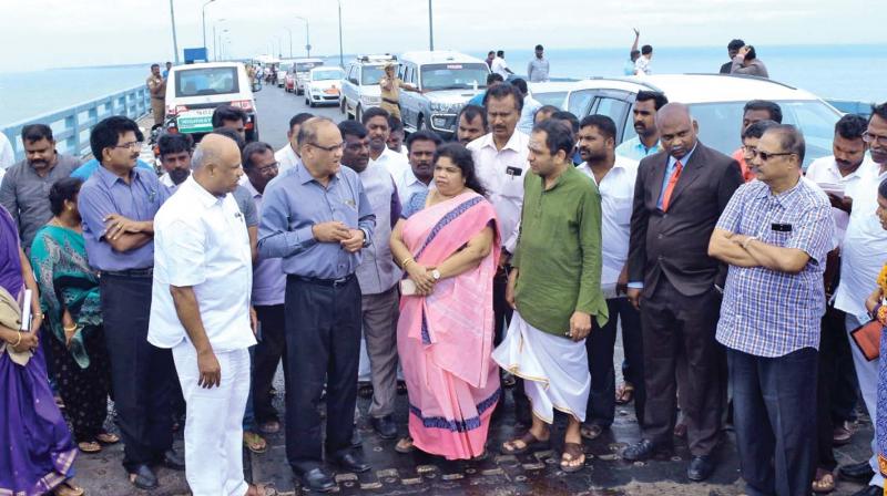 Justices  K.K. Sasidharan, G.R. Swaminathan and J. Nisha Banu of Madras High Courts Madurai Bench  examine the Pamban bridge at Rameswaram on Sunday. (Photo: DC)