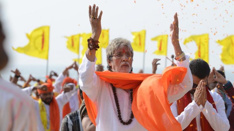 Amitabh Bachchan sings Ganesh aarti in Sarkar 3