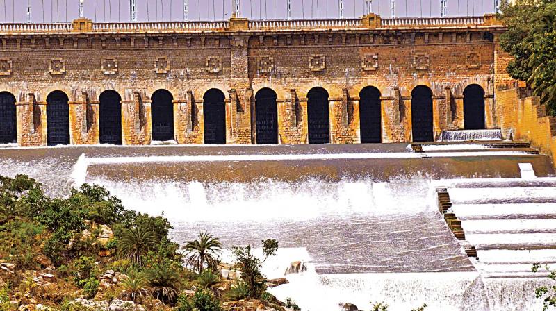 While currently, Krishna Raja Sagar reservoir has 11.417 tmcft of water left, Kabini has 10.491 tmcft, Harangi , 4.455 tmcft and Hemavathi, 6.88 tmcft.