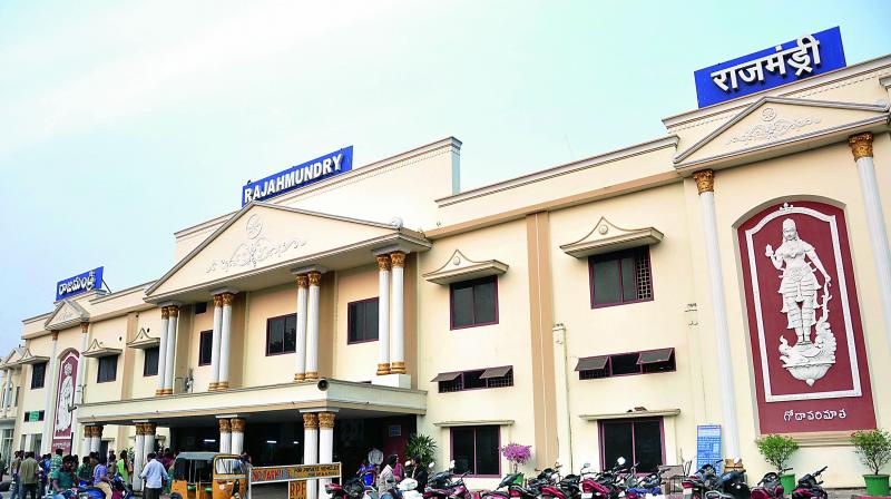 Rajahmundry railway station to get new facilities.