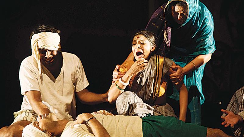 A scene from the play Saalu Maragala Tayi Thimmakka