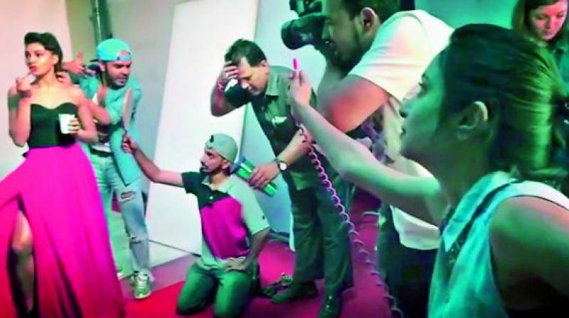 Jacqueline Fernandez performed a mannequin challenge with her staff