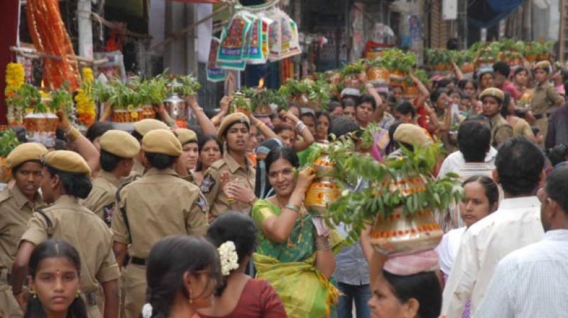 The North Zone police has urged all department officials to make elaborate arrangements for the festival at the earliest and erect barricades to regulate the huge rush of devotees. (Representational image)