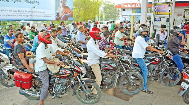 Petrol bunks  witness  an unusual crowd, following the deterioration of Chief Minister Jayalalithaas health on Monday evening.