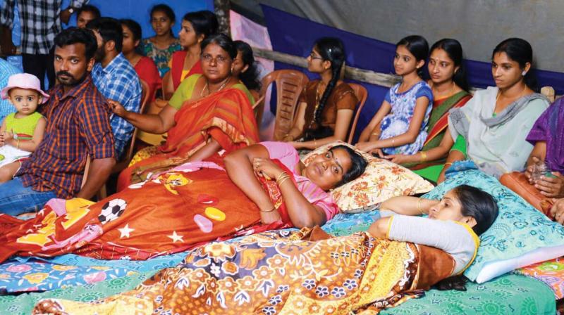 Two women on hunger strike in front of Wayanad Wildlife Warden office at Sulthan Bathery, Wayanad. (rep pic)