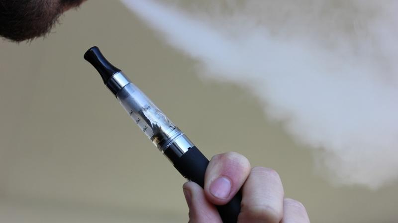E-cigarette smokers at increase risk of heart attack, stroke, researchers say. (Photo: Pixabay)