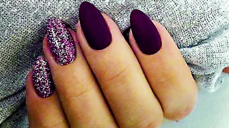 Glitter nail designs can give that extra zing and brighten up and send sparkles in your dull moments.
