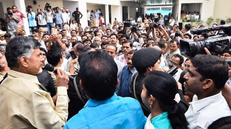 Andhra Pradesh Chief Minister Chandrababu Naidu being welcomed at Government Transitional Headquarters (GTH) in Velagapudi. (Photo: Twitter)
