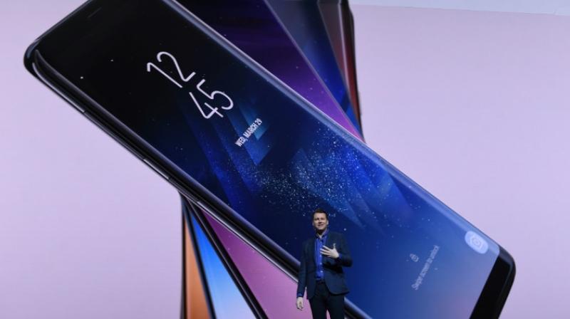 Samsungs top-line new handsets, the Galaxy S8 and S8+, were introduced in New York by Justin Denison, senior vice president of product strategy for the South Korean giant (Photo: AFP)