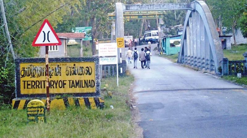 The Ooty-Mysuru NH at the inter-state border at Kakkanallah at MTR.  (Photo:DC)