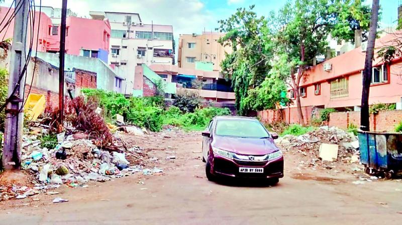 The land earmarked for a park in Musheerabad is being encroached.