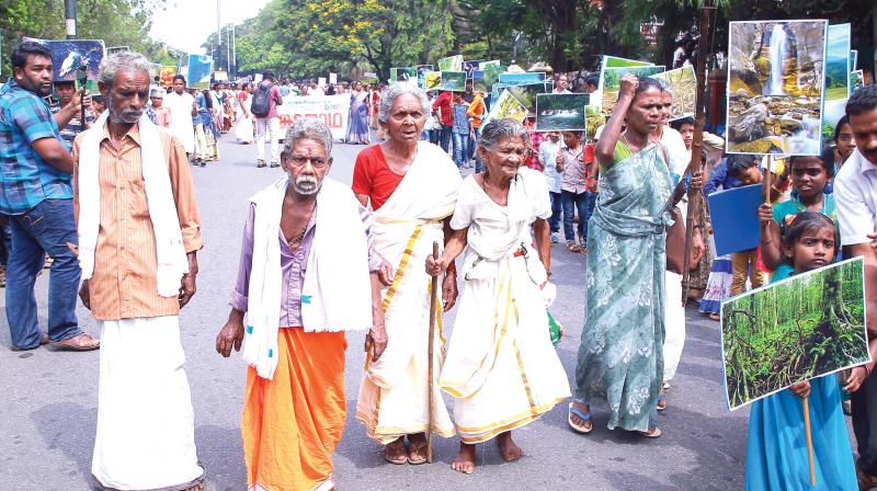 Padmasree Lakshmikutty Amma, along with other elderly, leads the Sankata Jatha to the Assembly in protest against the proposed waste processing unit at Peringammala, on Wednesday (Photo: Peethambaran Payyeri)