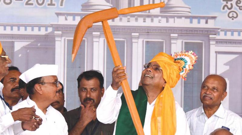 CM Siddaramaiah at a function to inaugurate development projects at Aland in Kalaburagi district on Sunday. (Photo: KPN)