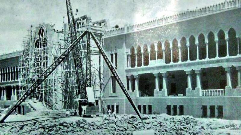 Mir Osman Ali Khan laid the foundation of the building designed by Earnest Jasper, a Belgian architect. Ali Raza and Zain Yar Jung were the chief architects.