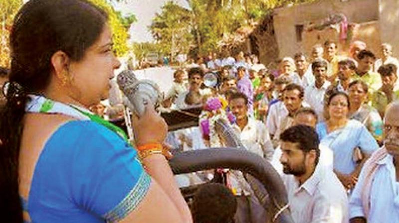 A file photo of CM H.D. Kumaraswamys wife Anitha Kumaraswamy campaigning for JD(S) in Bengaluru Rural Lok Sabha constituency.