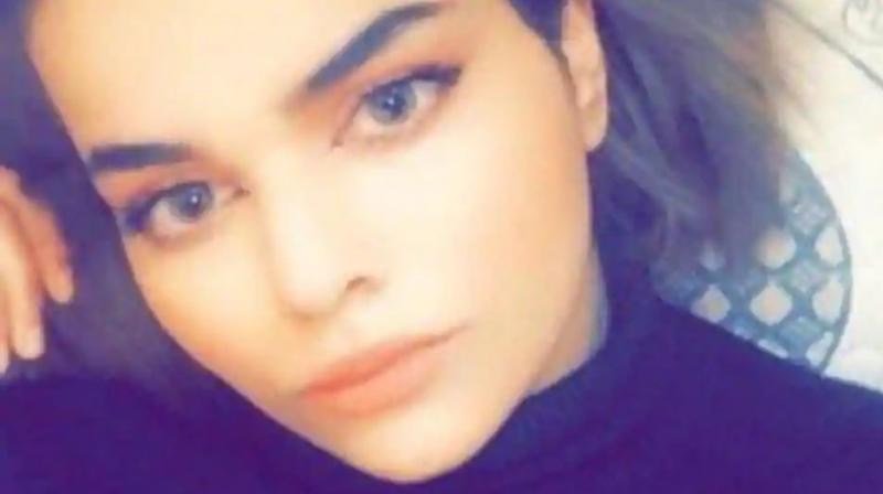 Rahaf Mohammed al-Qunun told said she ran away from her family while travelling in Kuwait because they subjected her to physical and psychological abuse. (Photo: Kenneth Roth/Twitter)