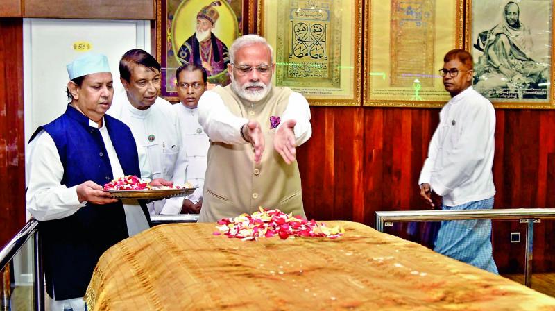 Prime Minister Narendra Modi at the mazar of Bahadur Shah Zafar in Yangon on Thursday. (Photo: PTI)